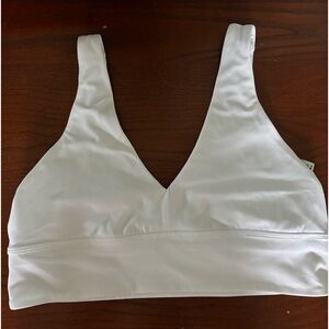 Lululemon sport bra in great shape.